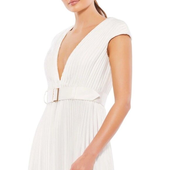 Elegant White Pleated Dress - Picture 3 of 14